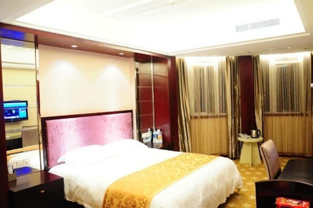 Ronghe Holiday Hotel Shiyan  Экстерьер фото